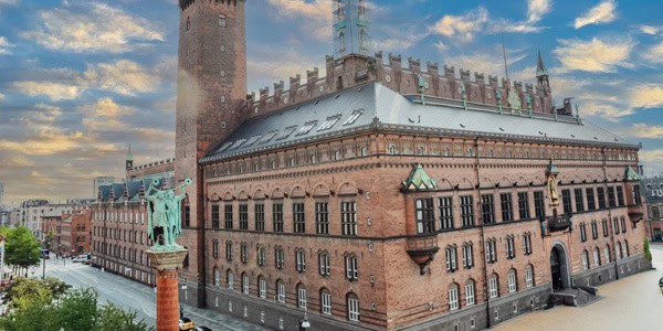 Copenhagen City Hall couples story
