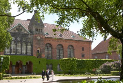 Royal Gardens Denmark is truly stunning for a wedding