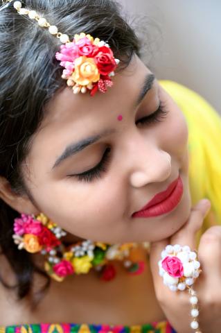 Accessorise color love and fun