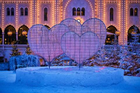 marriage in tivoli copenhagen in christmas